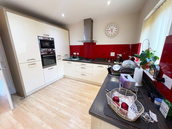 Bentley Close, Hamilton, Leicester, Leicestershire, LE5 1DX