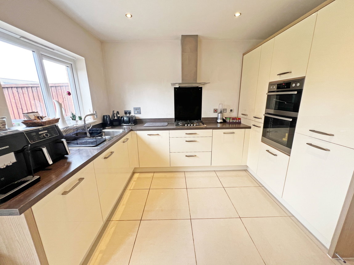 Laverton Road, Hamilton, Leicester, Leicestershire, LE5 1WJ