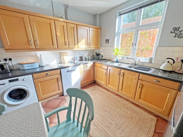 Meadhurst Road, Leicester, Leicestershire, LE3 6FR