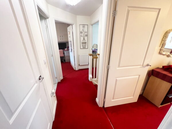 Bentley Close, Hamilton, Leicester, Leicestershire, LE5 1DX