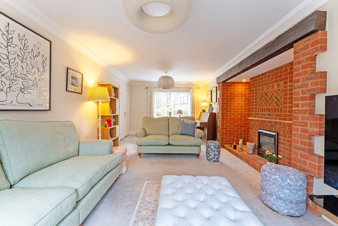 Hogarth Drive, Barton Seagrave, Kettering, Northamptonshire, NN15 5UQ