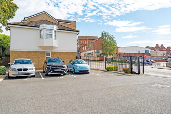 Freemans Court, Station Road, Rushden, NN10