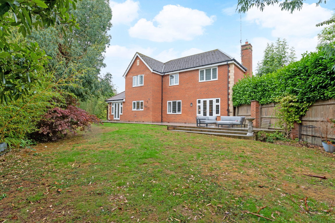 Hogarth Drive, Barton Seagrave, Kettering, Northamptonshire, NN15 5UQ