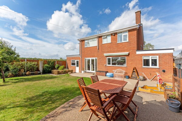Churchill Drive, Upper Bruntingthorpe, Lutterworth, Leicestershire, LE17 5QX