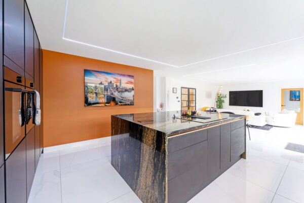 Manor Close, Harpole, Northampton, Northamptonshire, NN7 4BY