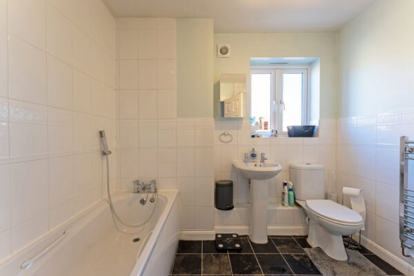 Calvert Close, Wellingborough, NN8 4HA