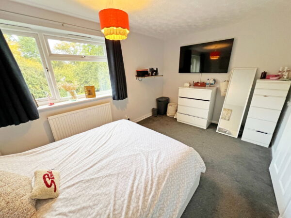 Newquay Close, Hinckley, Leicestershire, LE10 1XN