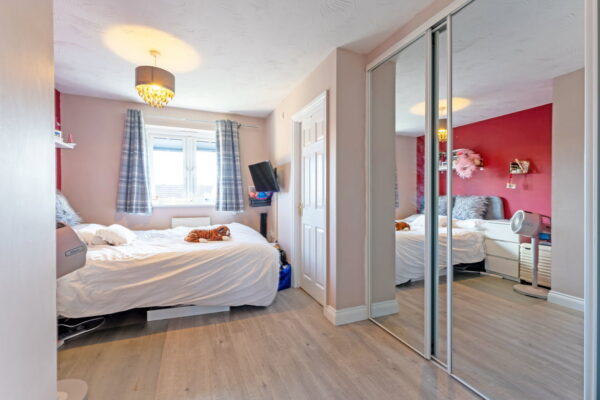 Calvert Close, Wellingborough, NN8 4HA