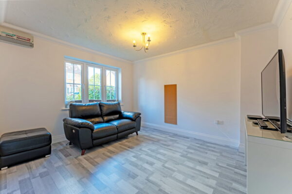 Calvert Close, Wellingborough, NN8 4HA