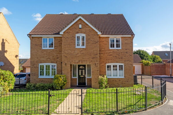 Calvert Close, Wellingborough, NN8 4HA