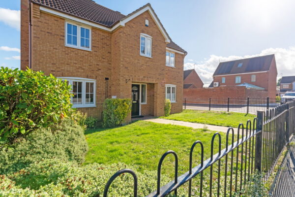 Calvert Close, Wellingborough, NN8 4HA