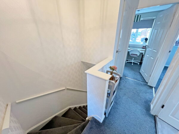 Newquay Close, Hinckley, Leicestershire, LE10 1XN