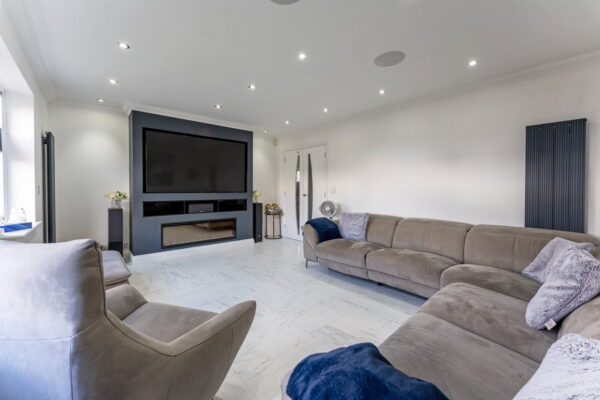 Calvert Close, Wellingborough, NN8 4HA