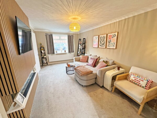 Newquay Close, Hinckley, Leicestershire, LE10 1XN