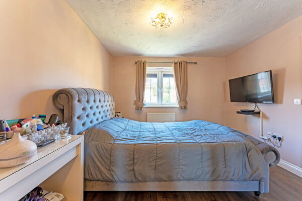 Calvert Close, Wellingborough, NN8 4HA