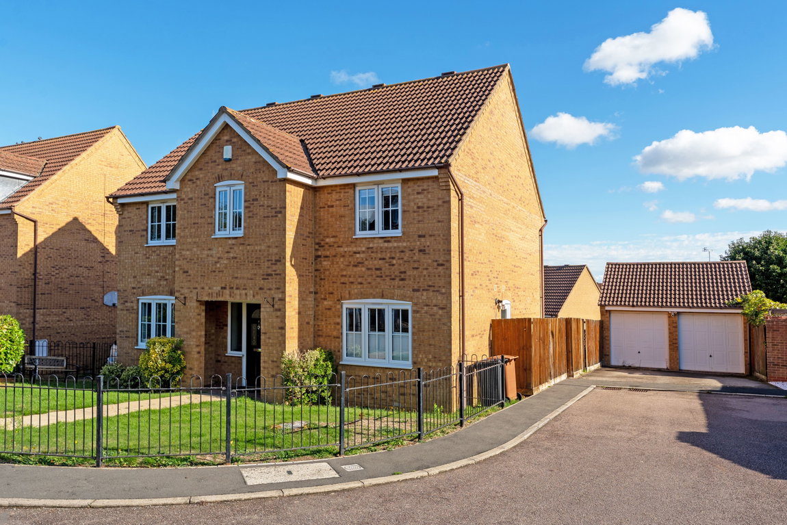 Calvert Close, Wellingborough, NN8 4HA