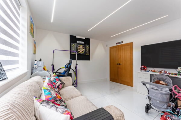 Manor Close, Harpole, Northampton, Northamptonshire, NN7 4BY