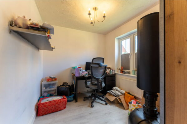 Calvert Close, Wellingborough, NN8 4HA