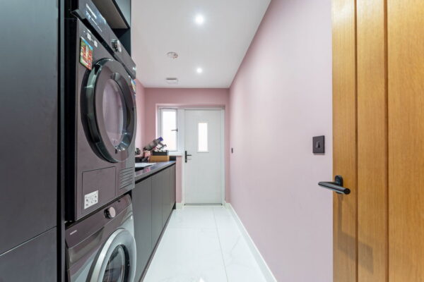 Manor Close, Harpole, Northampton, Northamptonshire, NN7 4BY