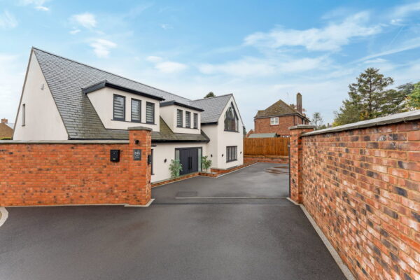 Manor Close, Harpole, Northampton, Northamptonshire, NN7 4BY