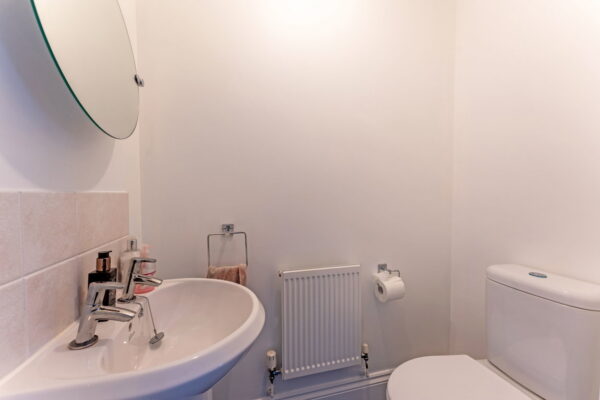 Calvert Close, Wellingborough, NN8 4HA